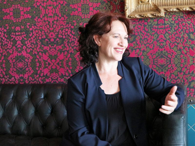 Clare Staniforth Voice and Speech Coach, Voice Over Artist, Voice Over and Audiobook Narrator Online Courses